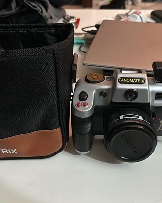 Macchina  fotografica e videocamera
