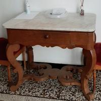 Toilette del '900 con specchio