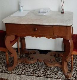 Toilette del '900 con specchio