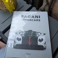 Libro in inglese "Pagani Hypercars - More" nuovo