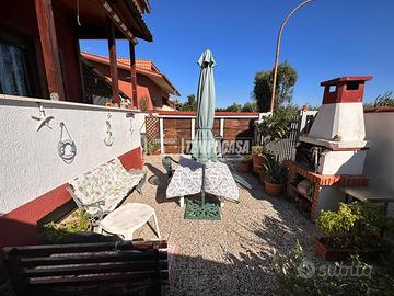 A/7 6,5 vani € 889,60 Proprieta' per 1/2 64 / 310