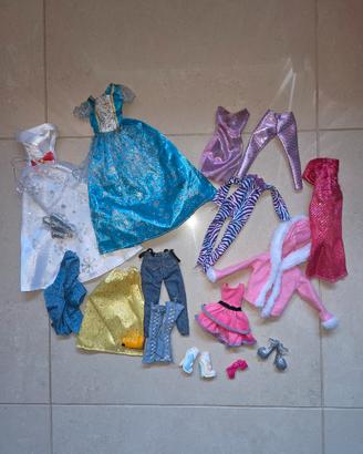 Lotto vestiti per bambole barbie