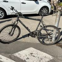 bicicletta mountan bike