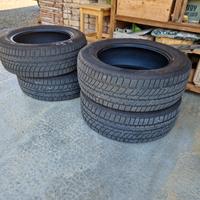 Gomme 215/60R17