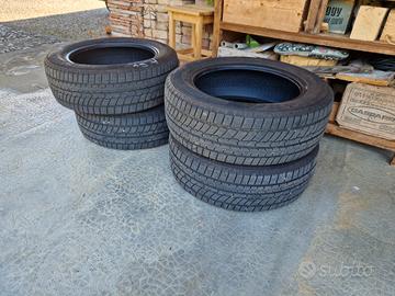 Gomme 215/60R17