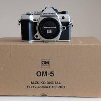 NUOVA OM-System OM-5 4.700 scatti Olympus