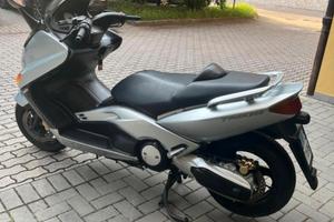 Tmax 500 raro  con pochi km