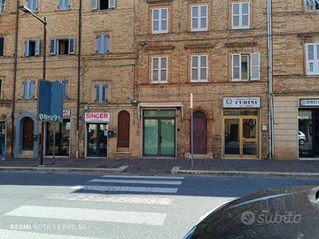 Magazzino a Macerata