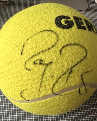 Palla gigante  autografata  Roger Federer a mano