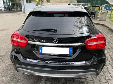 MERCEDES GLA 200d AMG