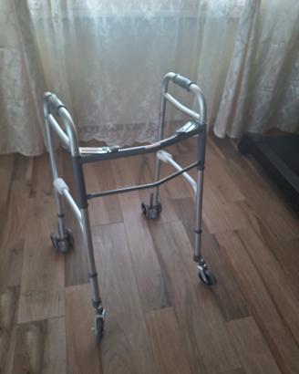 deambulatore pieghevole