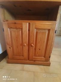 Mobiletto in legno