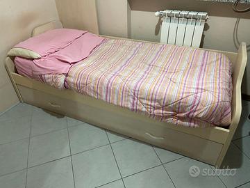 Letto singolo con letto sotto a scomparsa