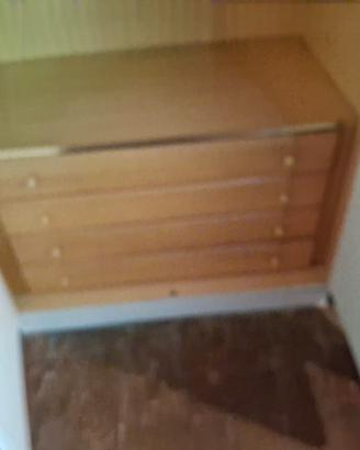 Armadio classico vintage con cassetti interni