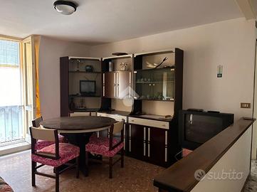 3 LOCALI A SOLTO COLLINA