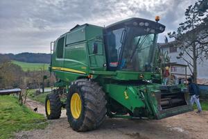 Mietitrebbia John Deere C670