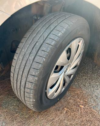 Gomme auto