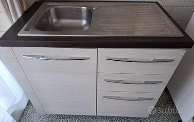 Mobile cucina con lavello, forno e piano cottura
