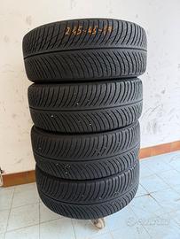 Gomme M+S 245 45 19   102   Michelin