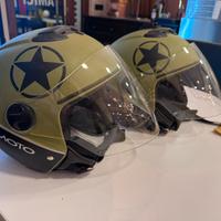 Coppia caschi moto