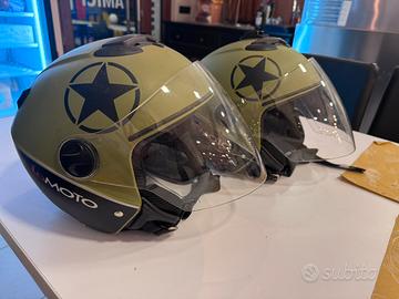 Coppia caschi moto
