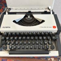 Macchina da scrivere Olympia Traveller de Luxe