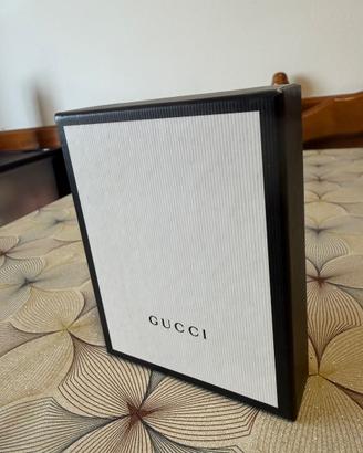 Portafoglio Gucci.