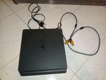 PS4 slim usata