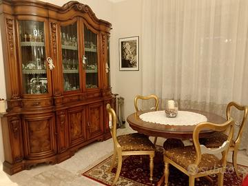 Sala da pranzo completa 