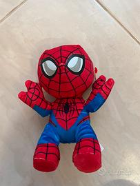 peluche spiderman
