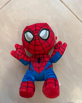 peluche spiderman