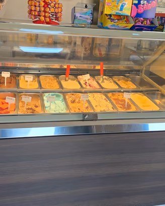 vetrina gelateria 