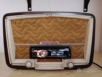 radio vintage moderna autocostruita