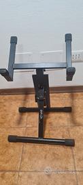stand quiklok  versatile per attrezzature audio