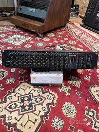 Roland Mixer M-12E mixer analogico