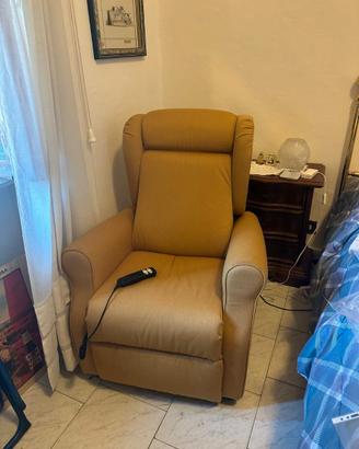 poltrona relax alza persona  automatizzata