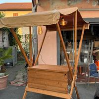 Stand espositivo in legno con luci