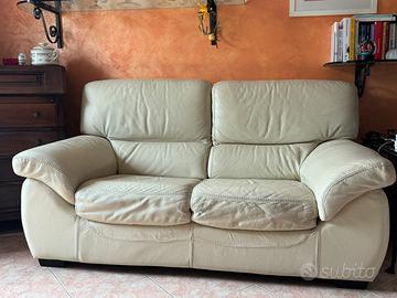 Divano in pelle due posti