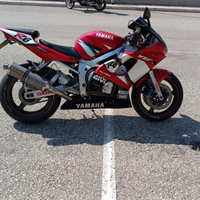 Yamaha YZF R6 del 2002