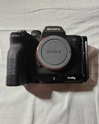 sony a7 iv + smallrig