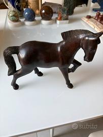 Statuina intagliata in legno massiccio vintage