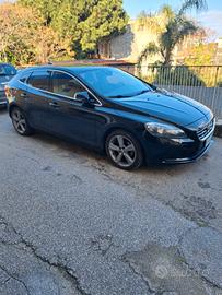 Volvo v40 D2 Momentum - Neopatentati 
