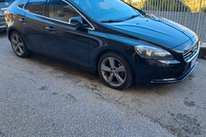 Volvo v40 D2 Momentum - Neopatentati 