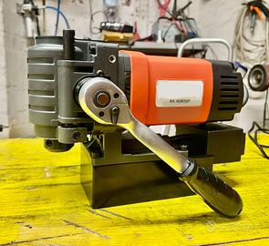 Trapano magnetico angolare