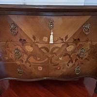 Cassettiera e comodini di legno