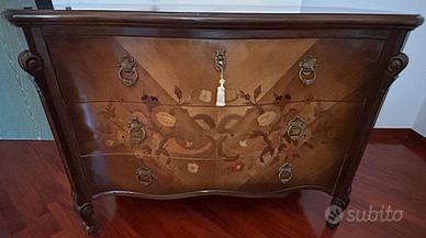 Cassettiera e comodini di legno