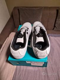 Scarpe da ciclista nuove