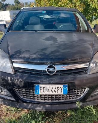 OPEL ASTRA gtc 2010