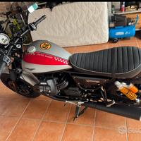moto guzzi bober V9