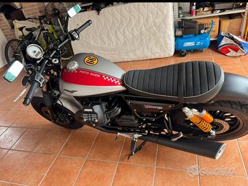 moto guzzi bober V9